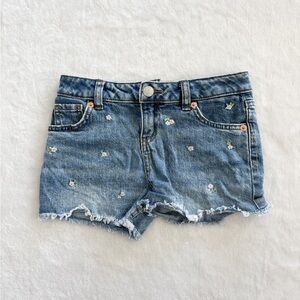 Cat & Jack Girls Floral Embroidered Denim Shorts Size S 6/7 Frayed Hem